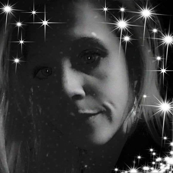 Meet your Posher, Ashley - Picture 1 of 1